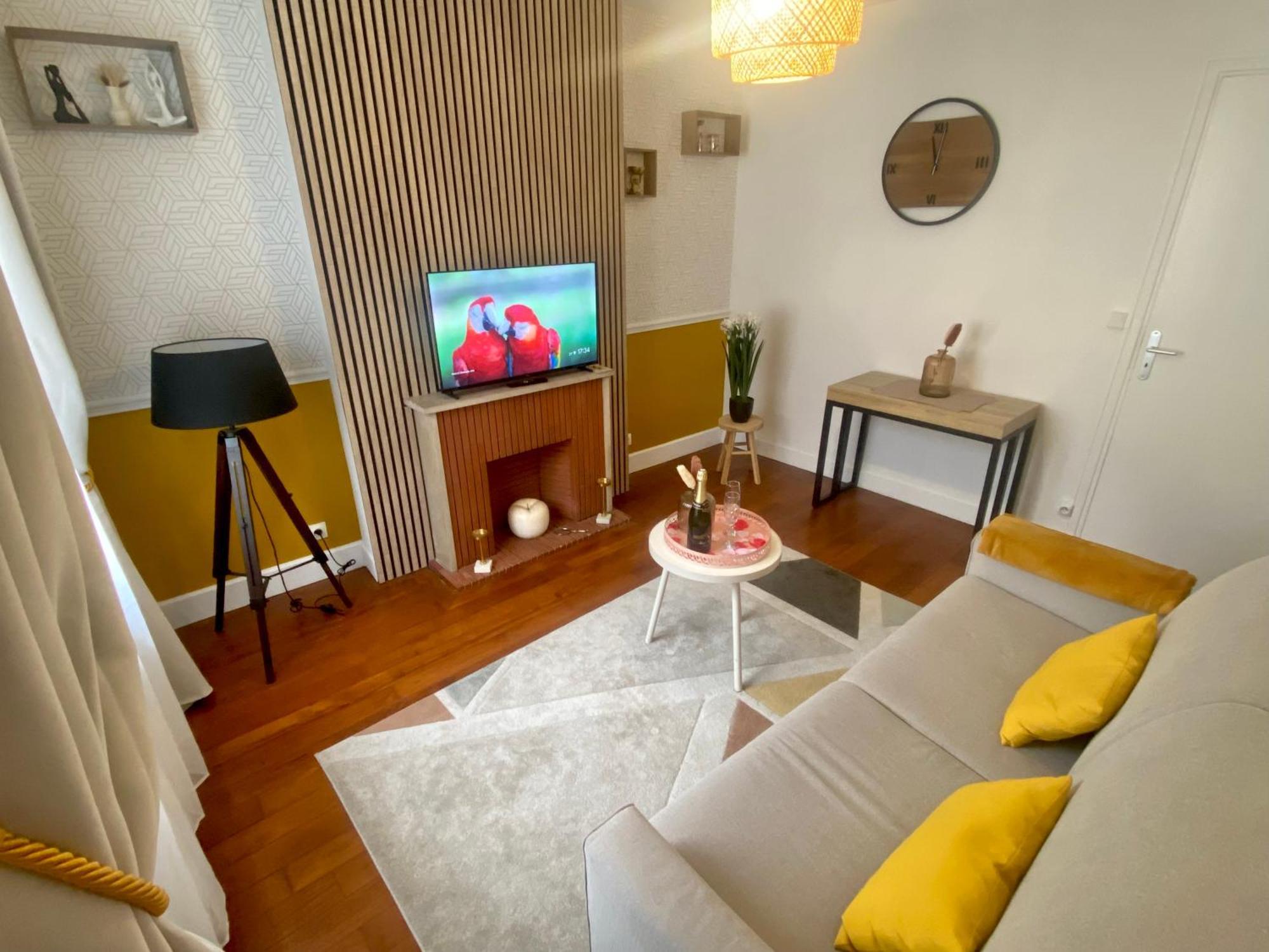 Le Cocon De La Tour -Vip-Compiegne-Hyper Centre Apartment Ngoại thất bức ảnh